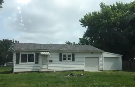 2003 Cleveland Avenue Charleston IL 61920
