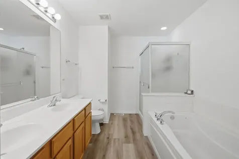 185 Springbrook Trail S Oswego IL 60543
