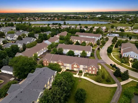 185 Springbrook Trail S Oswego IL 60543
