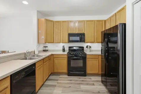 185 Springbrook Trail S Oswego IL 60543