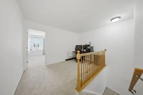 185 Springbrook Trail S Oswego IL 60543