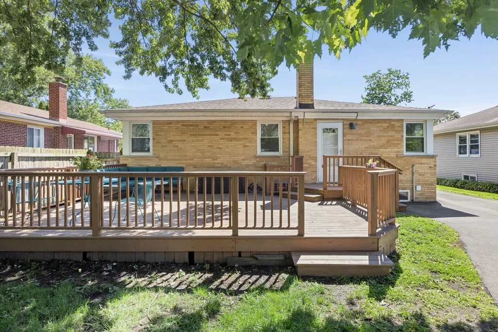 730 South Monterey Avenue Villa Park IL 60181