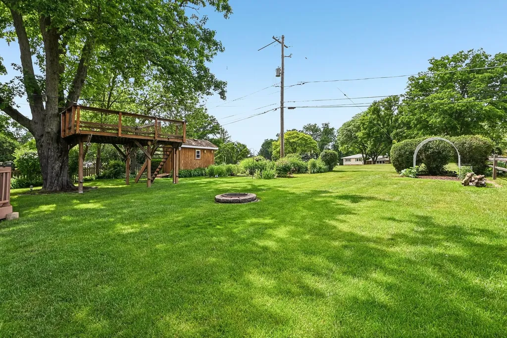 1032 62ND Place Downers Grove IL 60516
