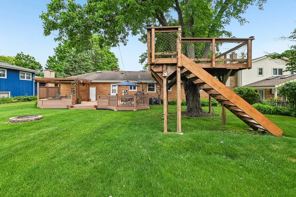 1032 62ND Place Downers Grove IL 60516