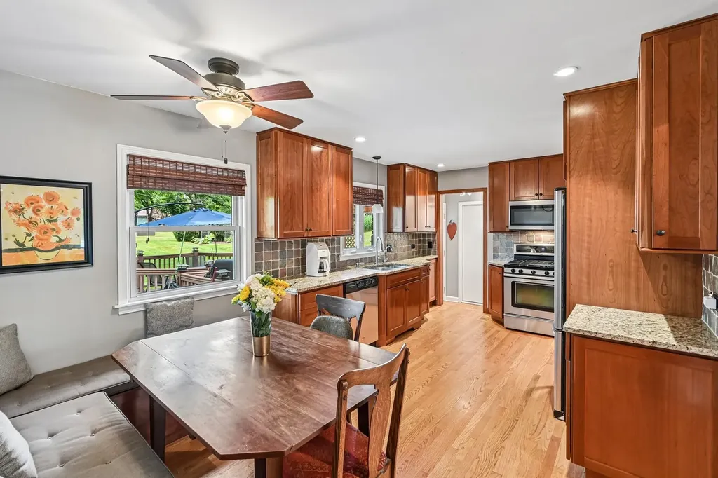 1032 62ND Place Downers Grove IL 60516
