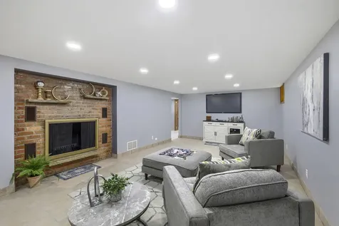 1325 East Lake Avenue Glenview IL 60025