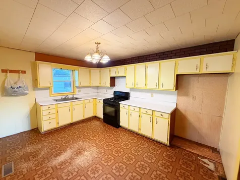 1402 North Sterling Street Streator IL 61364