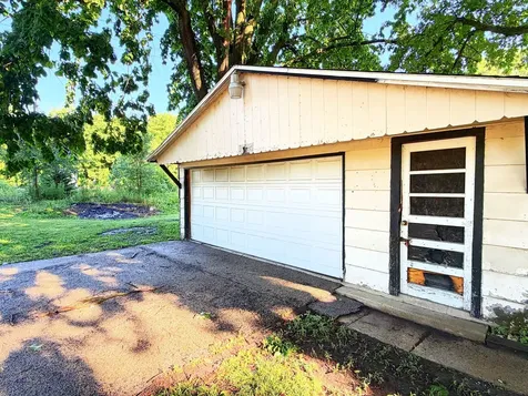 1402 North Sterling Street Streator IL 61364