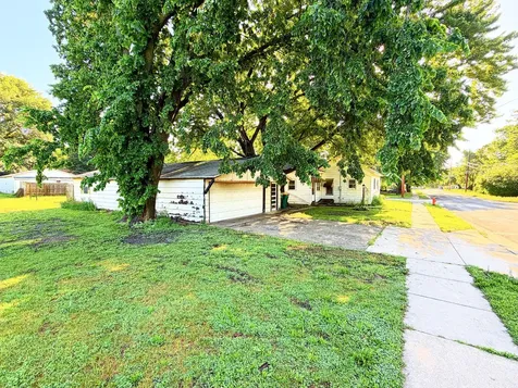 1402 North Sterling Street Streator IL 61364