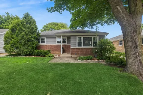 239 Brice Avenue Mundelein IL 60060