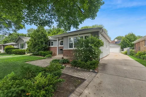 239 Brice Avenue Mundelein IL 60060