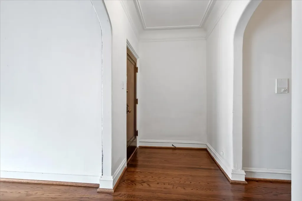 7348 North Ridge Boulevard Chicago IL 60645