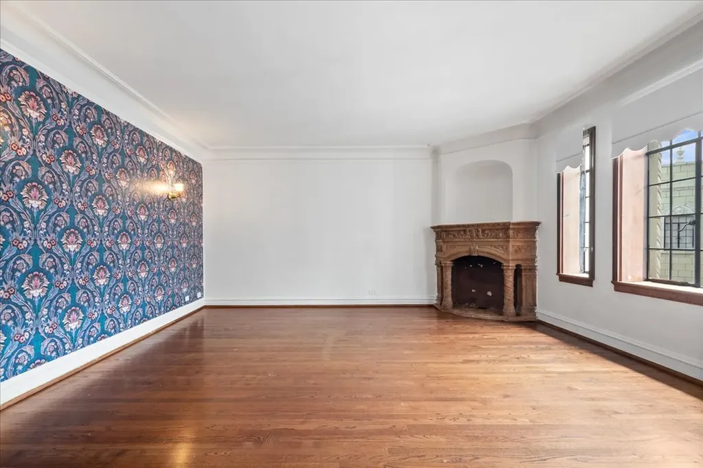 7348 North Ridge Boulevard Chicago IL 60645