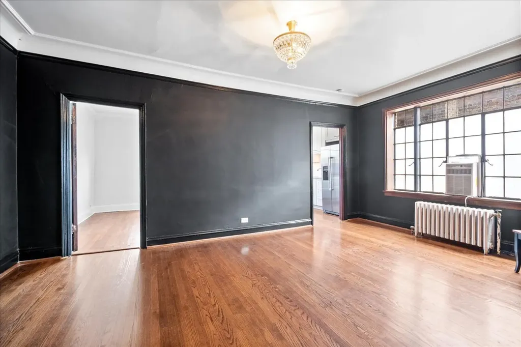 7348 North Ridge Boulevard Chicago IL 60645