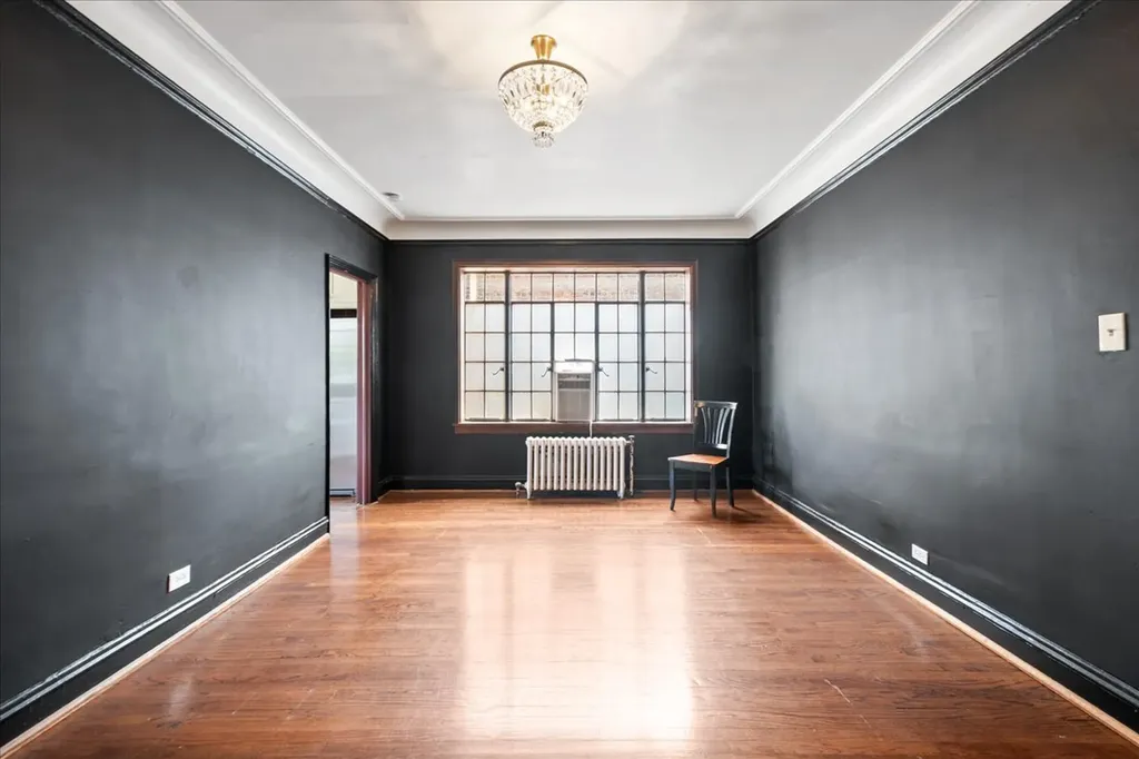 7348 North Ridge Boulevard Chicago IL 60645