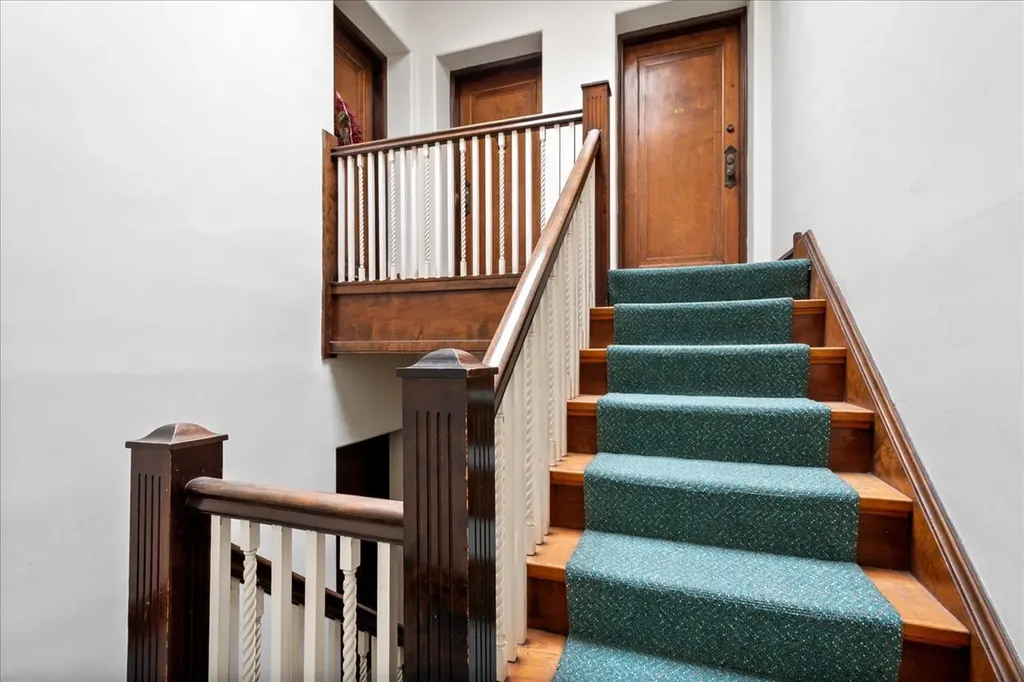 7348 North Ridge Boulevard Chicago IL 60645