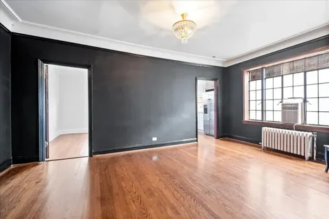 7348 North Ridge Boulevard Chicago IL 60645