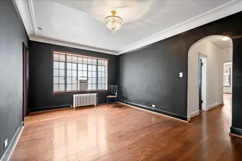 7348 North Ridge Boulevard Chicago IL 60645