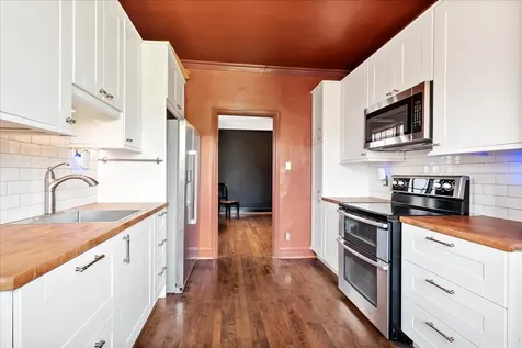 7348 North Ridge Boulevard Chicago IL 60645