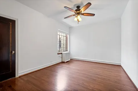 7348 North Ridge Boulevard Chicago IL 60645