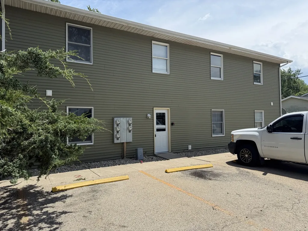 106 S. 3rd Avenue Mendota IL 61342