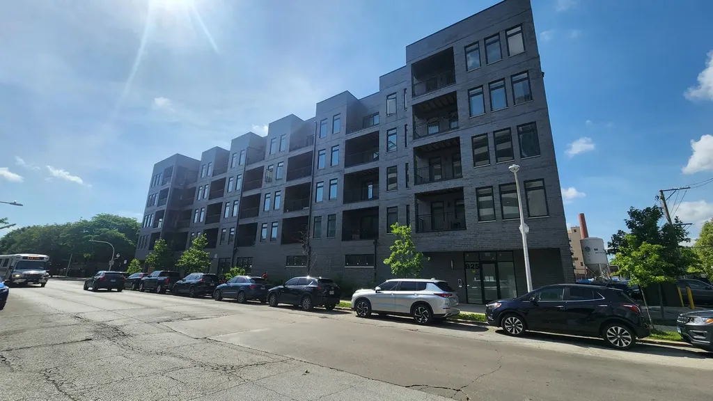 825 East 61st Street Chicago IL 60637
