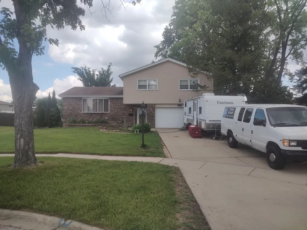 1420 West Jo Ann Lane Addison IL 60101