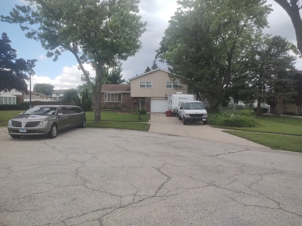 1420 West Jo Ann Lane Addison IL 60101