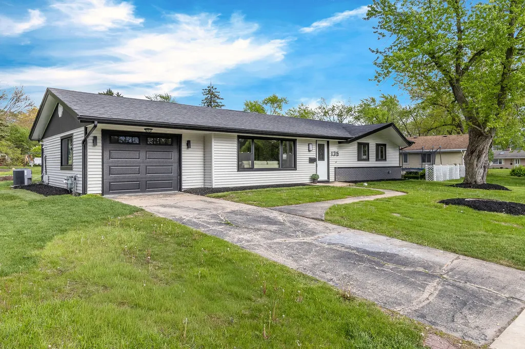 135 South Walnut Lane Schaumburg IL 60193