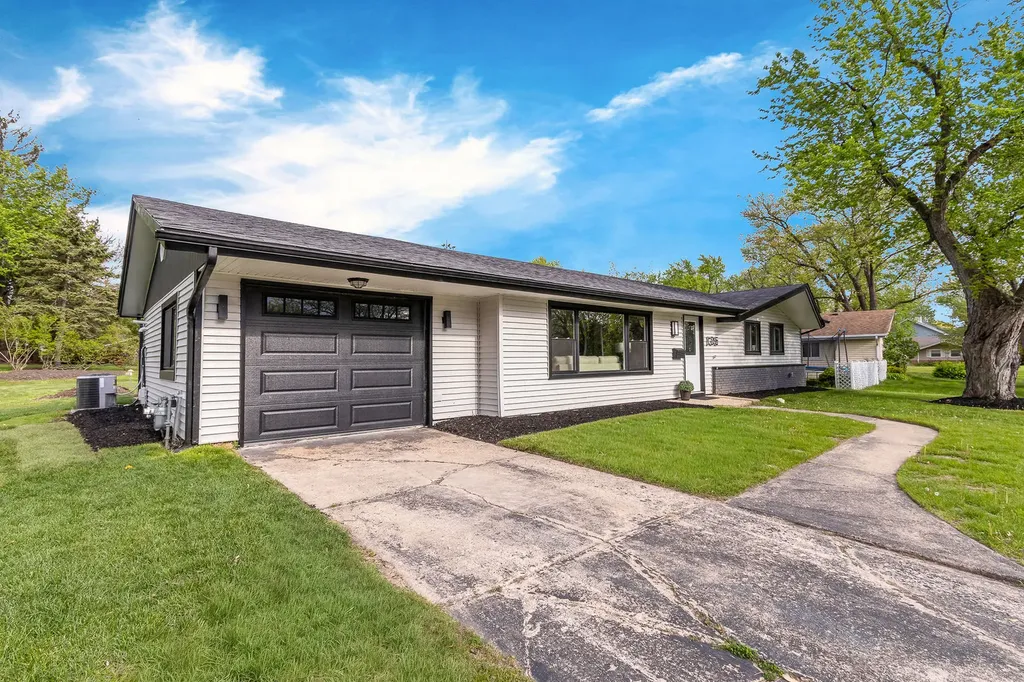 135 South Walnut Lane Schaumburg IL 60193