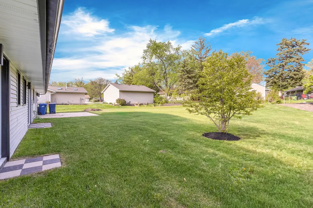 135 South Walnut Lane Schaumburg IL 60193