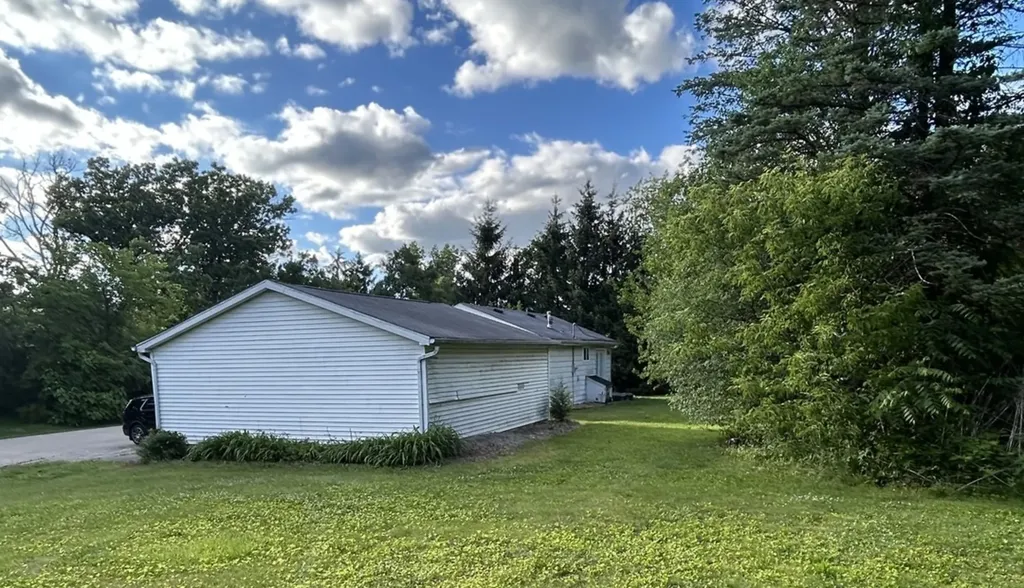 40231 North Dell Drive Antioch IL 60002
