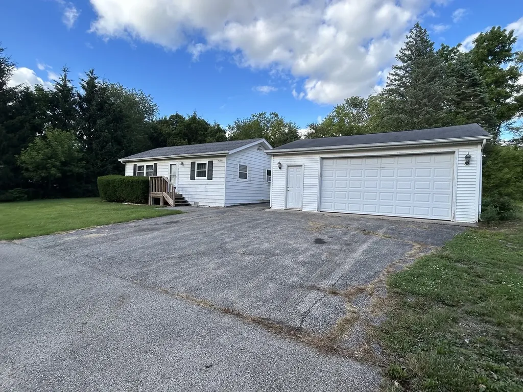 40231 North Dell Drive Antioch IL 60002