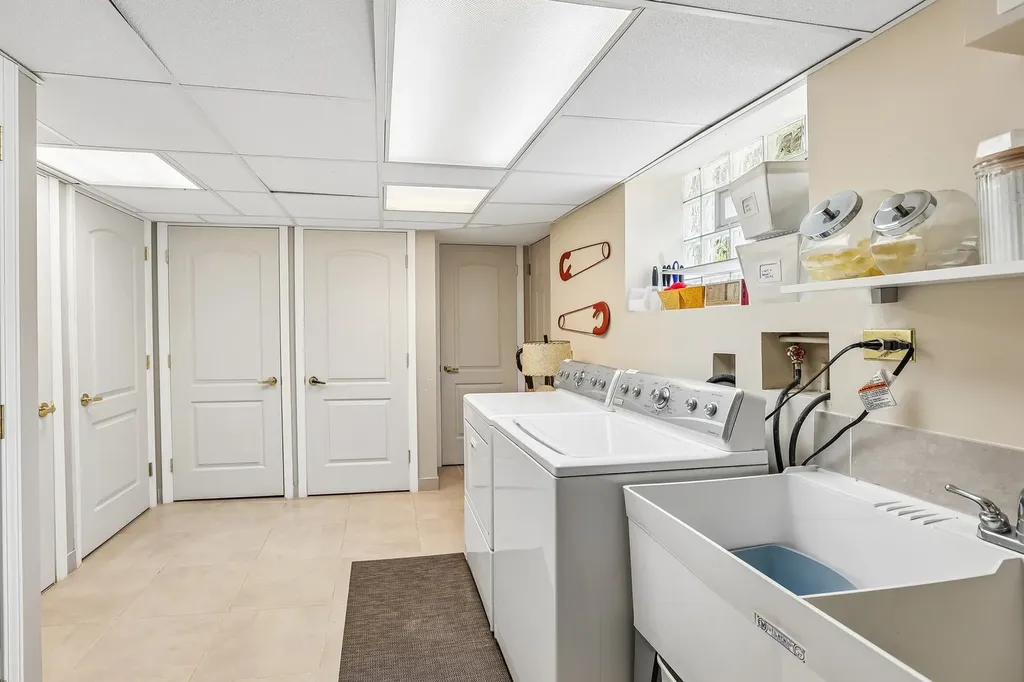 4317 Greenwood Street Skokie IL 60076