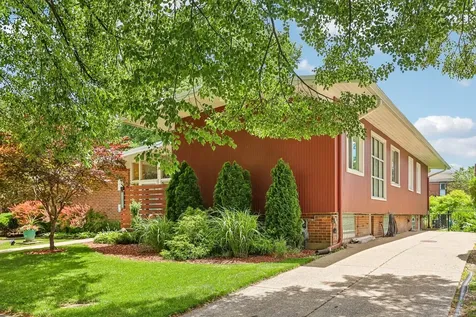 4317 Greenwood Street Skokie IL 60076