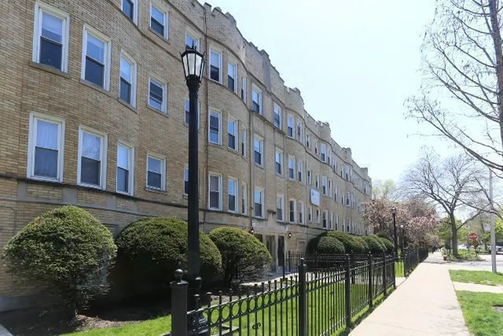 4505 North Malden Street Chicago IL 60640