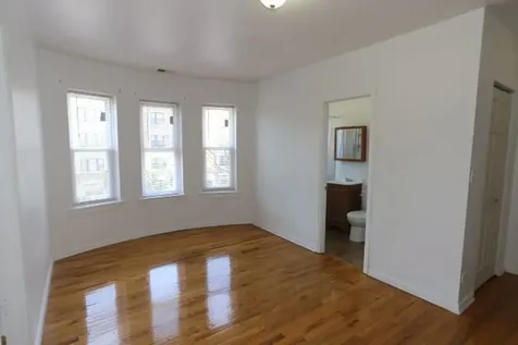 4505 North Malden Street Chicago IL 60640
