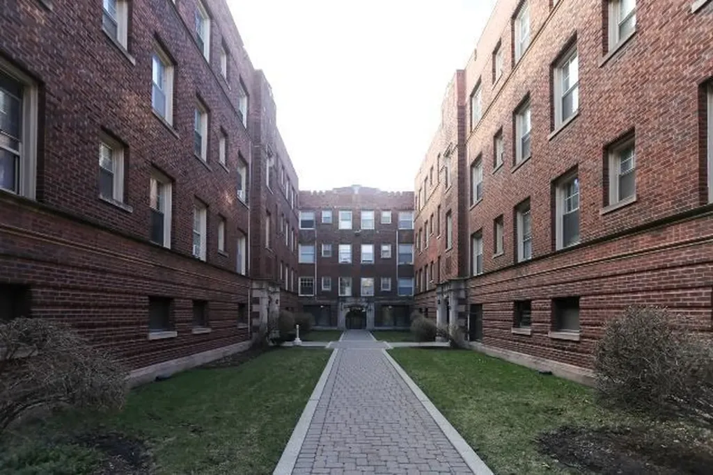 3263 West Wrightwood Avenue Chicago IL 60647