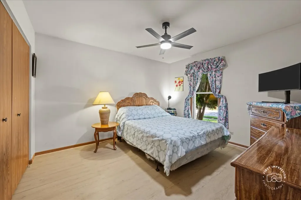2225 Highfield Lane Aurora IL 60504