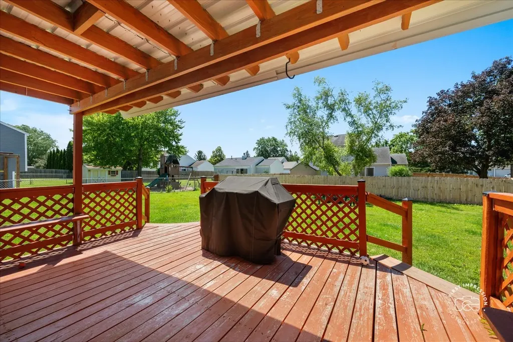 2225 Highfield Lane Aurora IL 60504