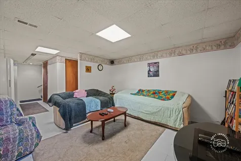 2225 Highfield Lane Aurora IL 60504