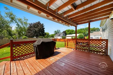 2225 Highfield Lane Aurora IL 60504