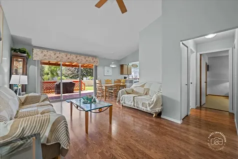 2225 Highfield Lane Aurora IL 60504