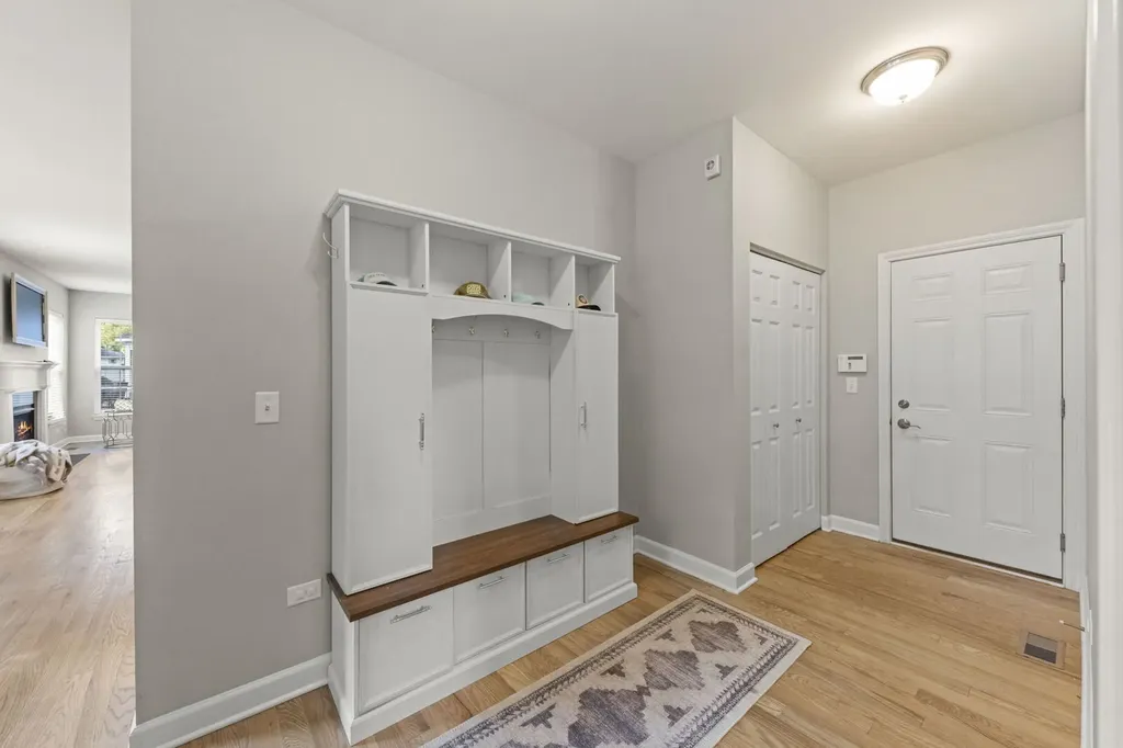 1240 West Thomas Road Wheaton IL 60187