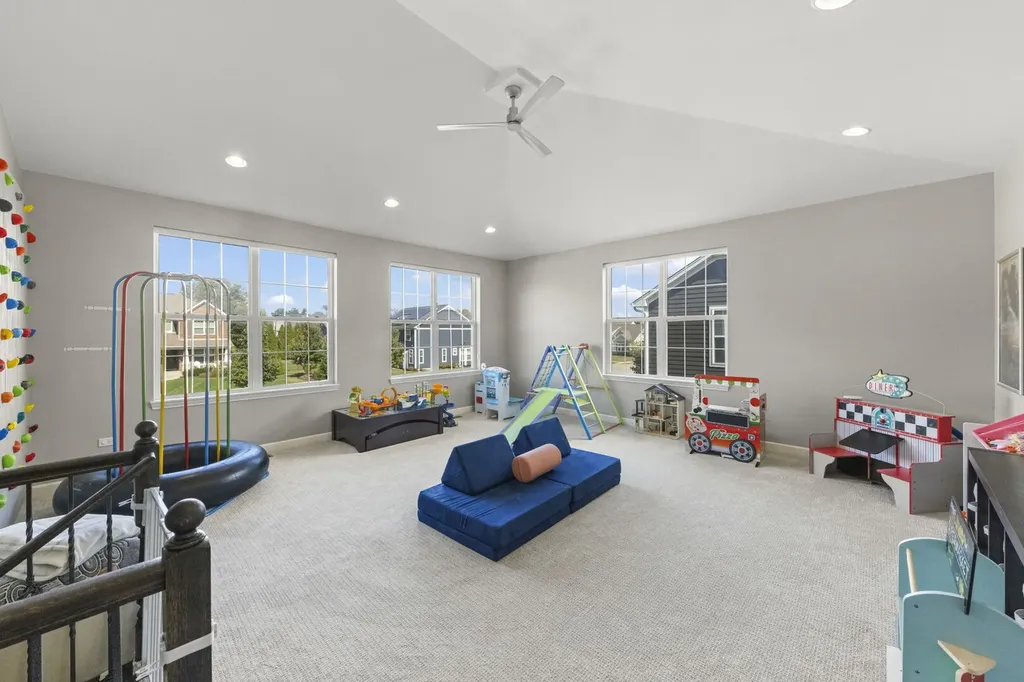 1240 West Thomas Road Wheaton IL 60187
