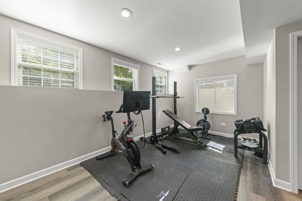 1240 West Thomas Road Wheaton IL 60187