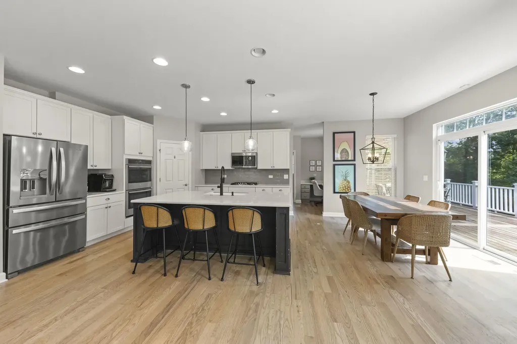 1240 West Thomas Road Wheaton IL 60187