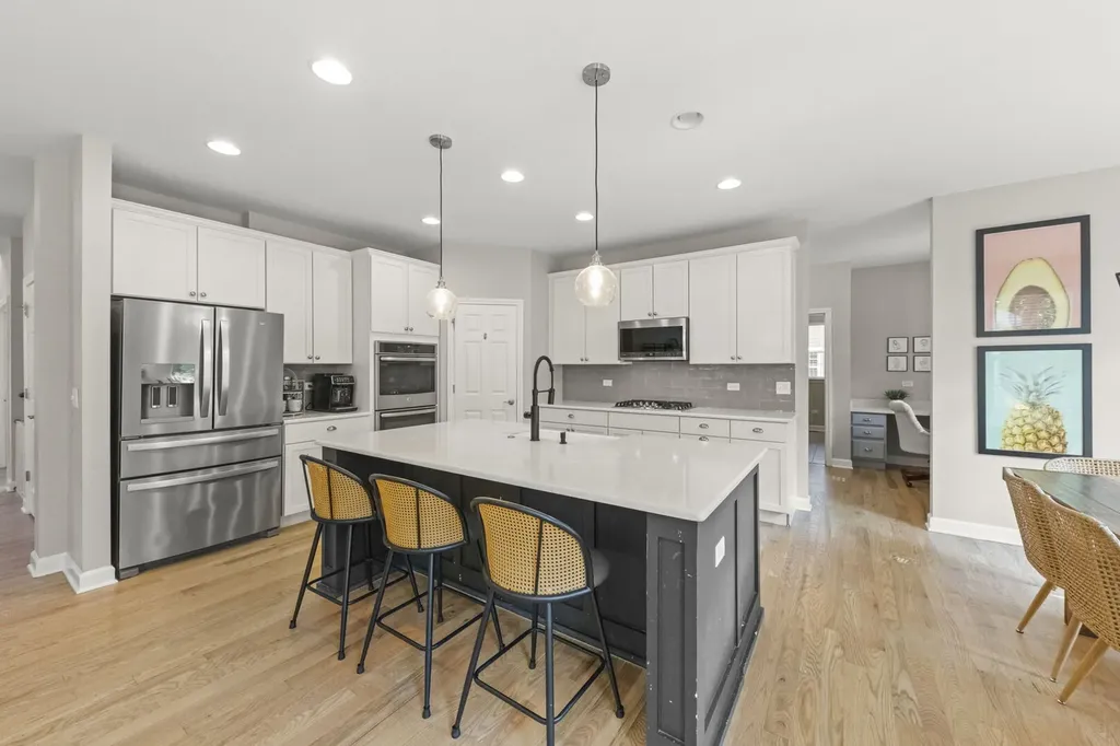 1240 West Thomas Road Wheaton IL 60187