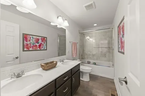 1240 West Thomas Road Wheaton IL 60187