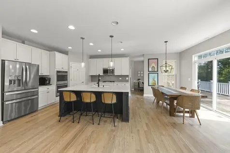 1240 West Thomas Road Wheaton IL 60187
